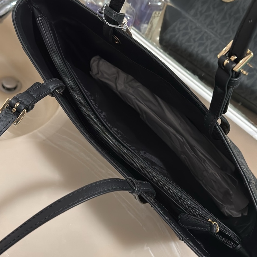 Michael Kors Brand New with tags Walsh Black and Gray Tote Bag Size Medium - Picture 9 of 12